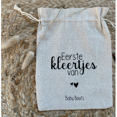 Zakje voor de eerste kleertjes van je baby - gepersonaliseerd. 